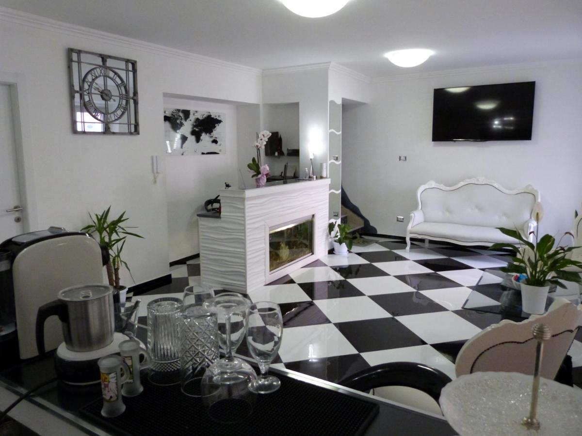 Clelia'S Boutique Rooms & Suites La Maddalena  Exteriér fotografie