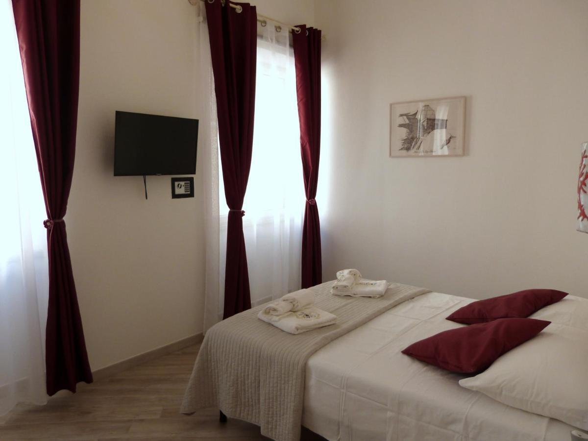 Clelia'S Boutique Rooms & Suites La Maddalena  Exteriér fotografie